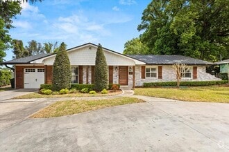 Building Photo - 201 Cedarwood Dr