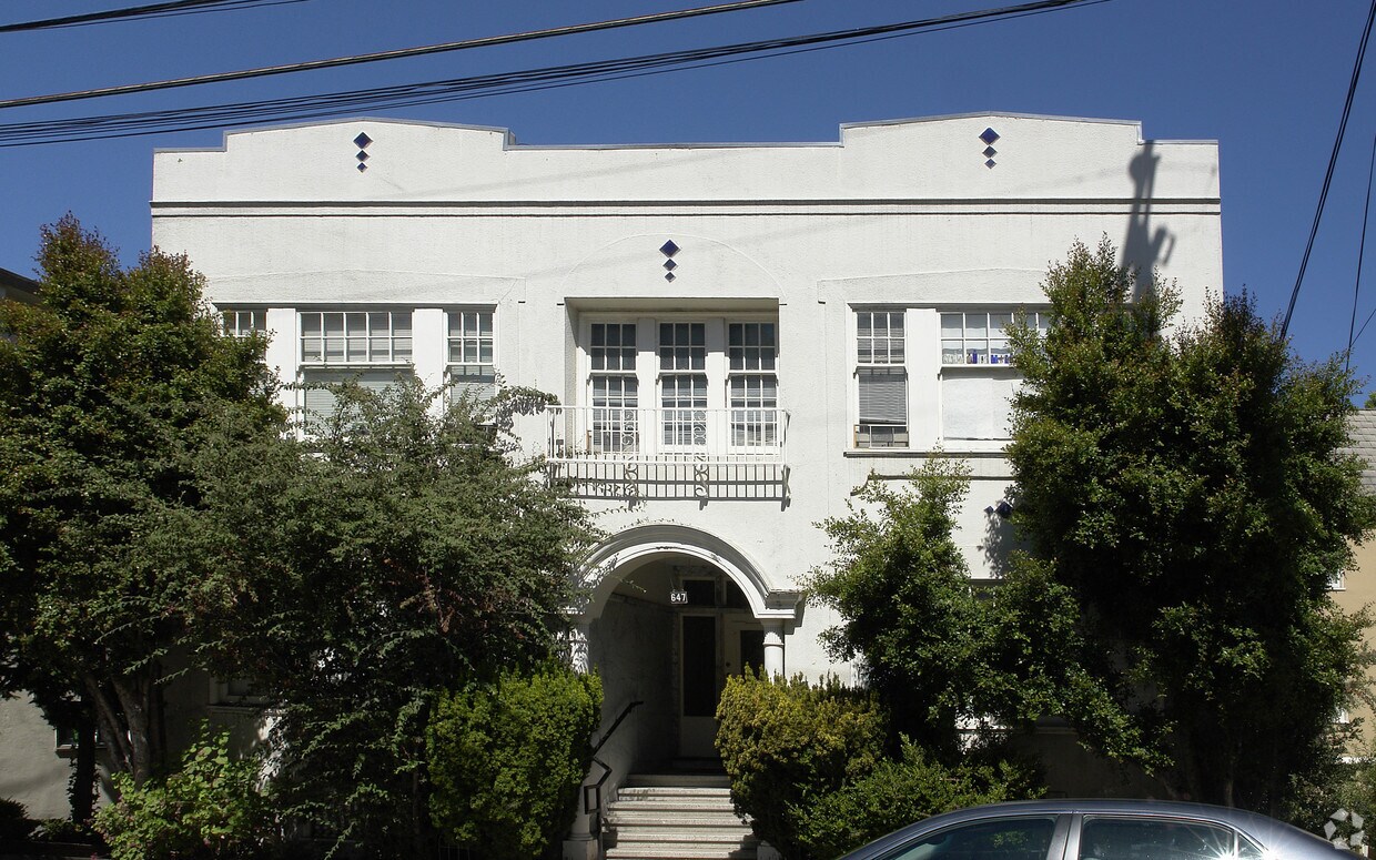 Foto principal - 647 Beacon St