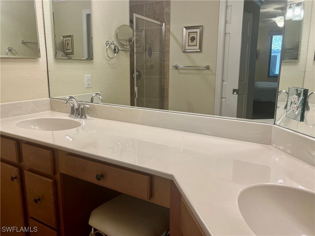 Foto principal - 9518 Avellino Wy