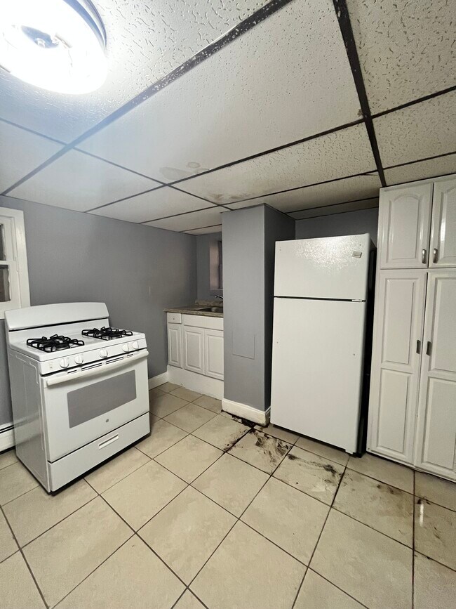 35-37 W 29th St A - 39 W 29th St