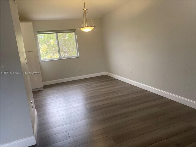 Foto del edificio - 17362 NW 74th Ave