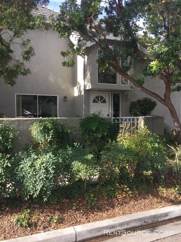 Primary Photo - 3 bedroom in Valencia CA 91355