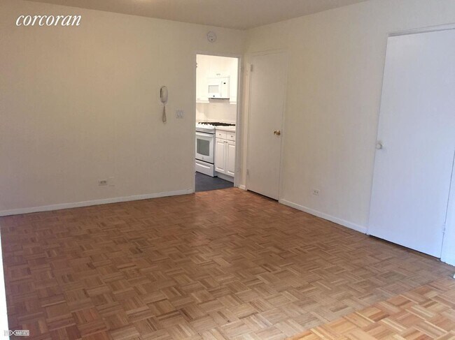 Building Photo - 155 W 68th St