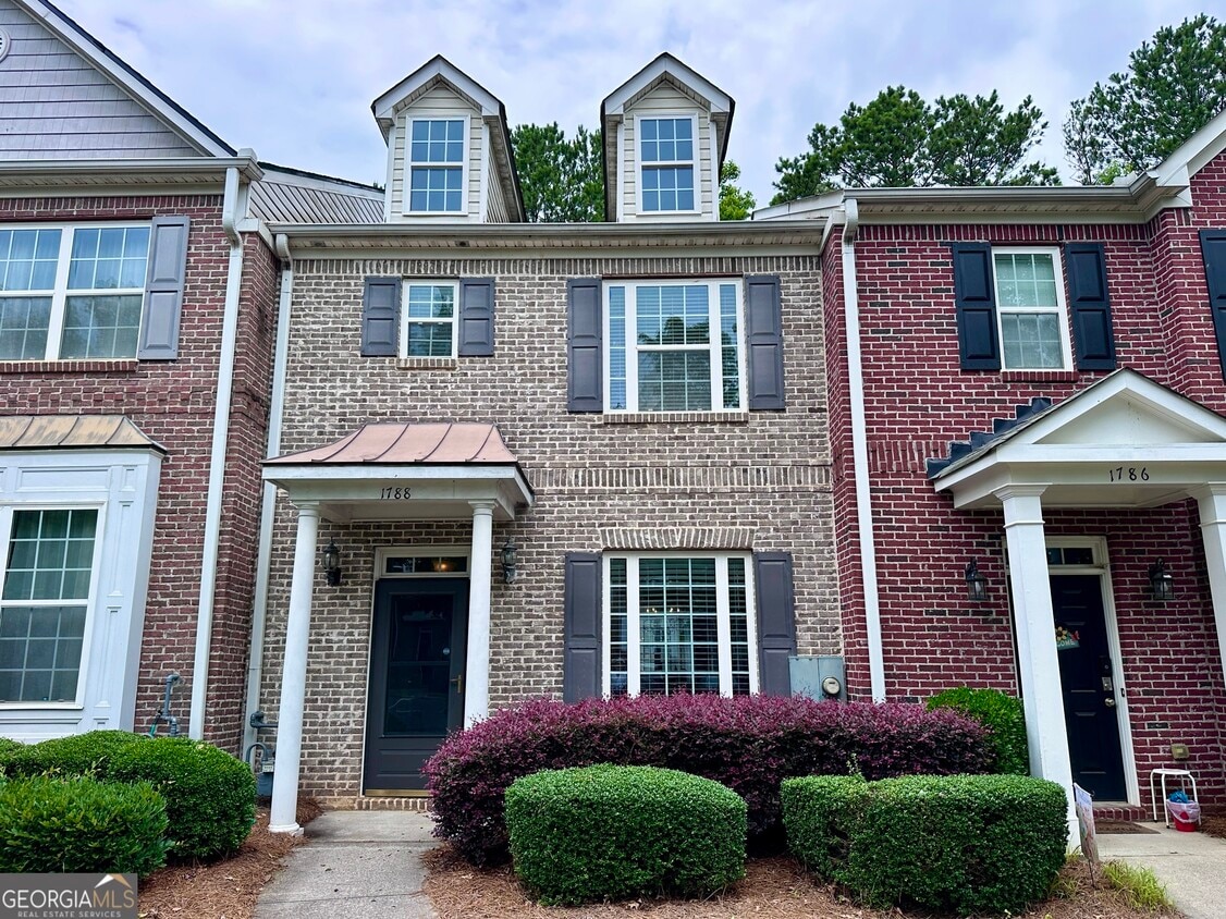 Primary Photo - 1788 Heights Cir