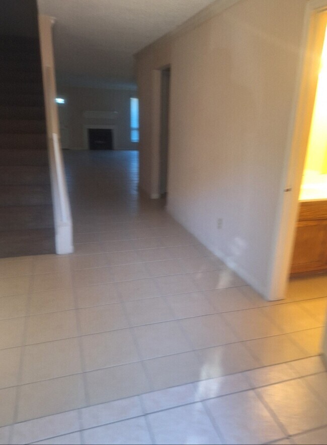 Foto del edificio - 2133 Shiveley Cir