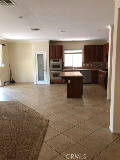 Foto del edificio - 14853 Coachman Rd