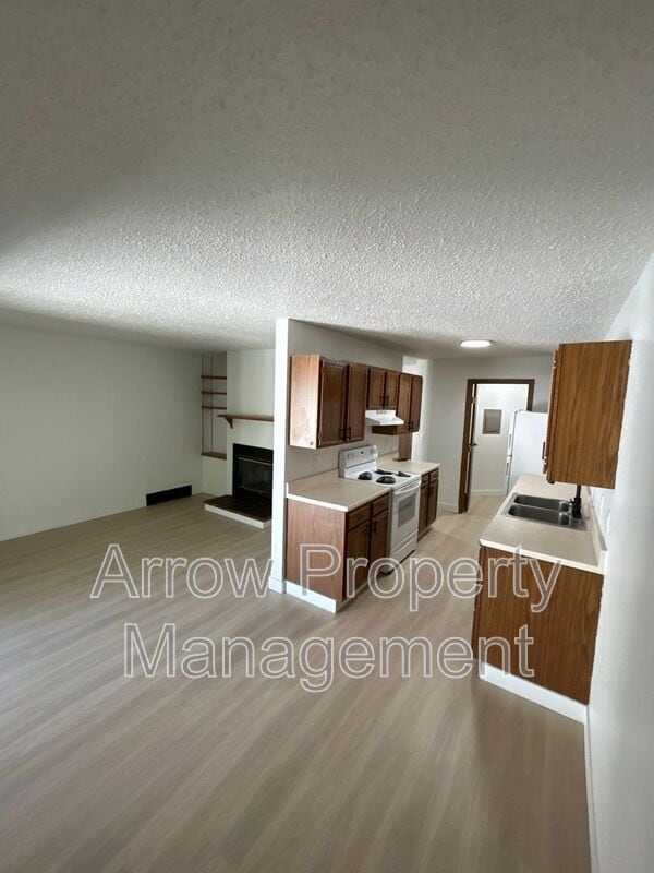 Foto del edificio - 205 E Arbor Ave
