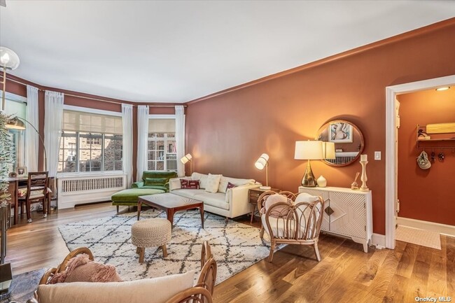 Building Photo - 38-30 Douglaston Pkwy