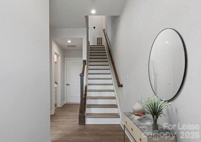 Foto del edificio - 2837 Statesville Ave