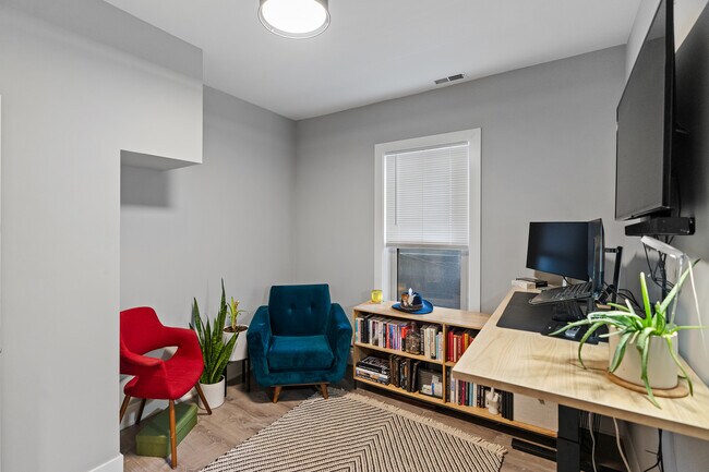 Foto del edificio - 452 N May St