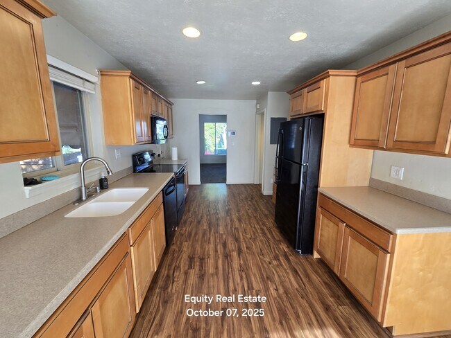 Foto del edificio - 2576 E Wren Rd