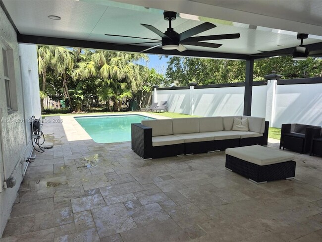 Foto del edificio - 5820 SW 58th Ct