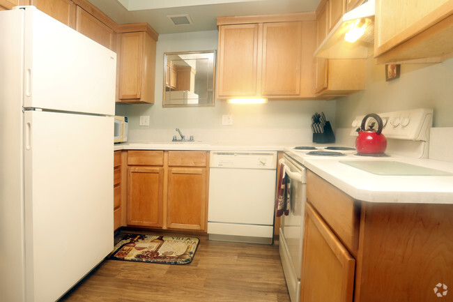 Kitchen - Entrada Townhomes