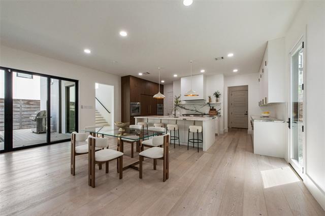 Foto del edificio - 6443 Kenwood Ave