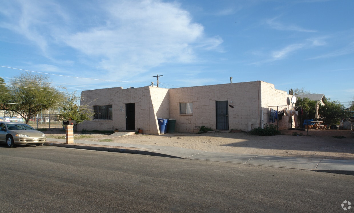 Building Photo - 201-207 W 25th St