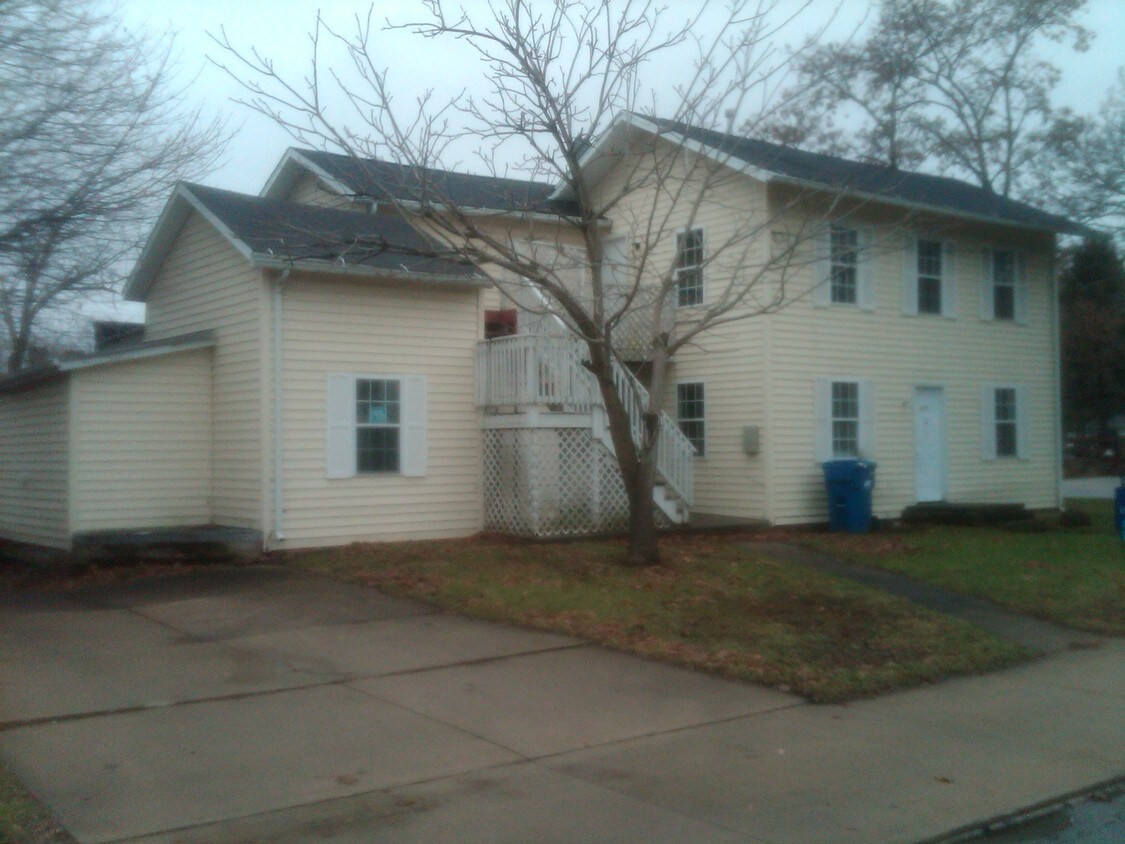Primary Photo - 40 Monroe St