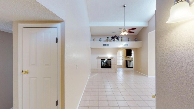 Building Photo - 1108 Coyote Ln