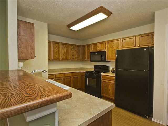 Building Photo - 703 David Curry Dr