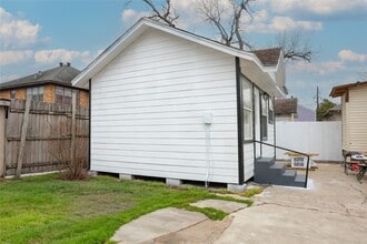 Building Photo - 10 Jenkins St