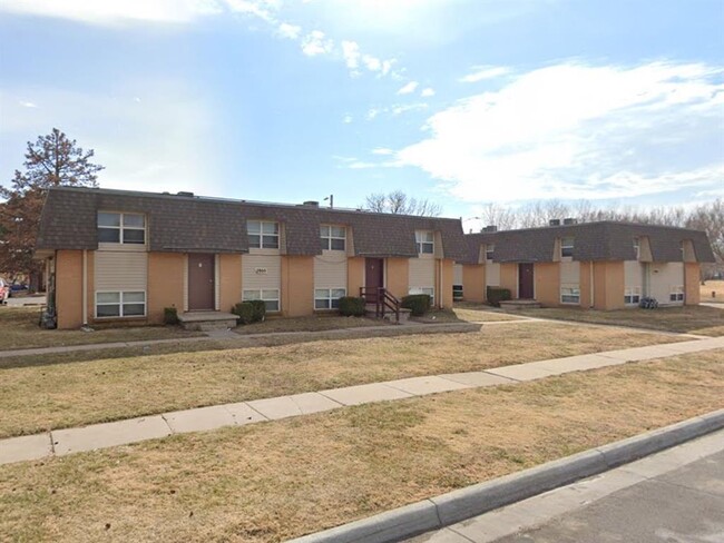 Building Photo - 2502 W Wildwood St