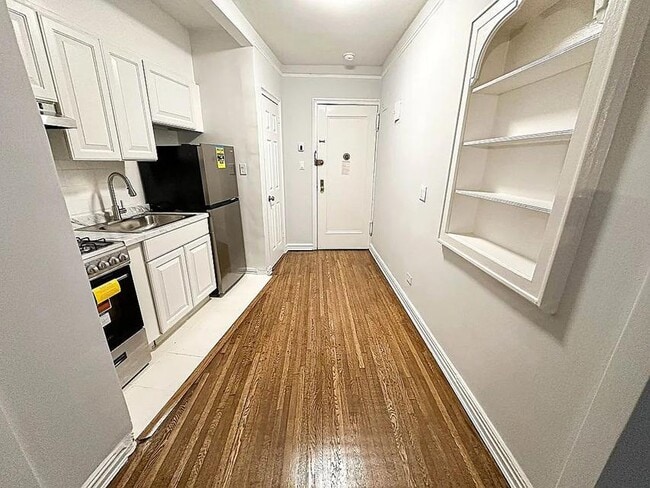 Foto del edificio - 111-14 76th Ave