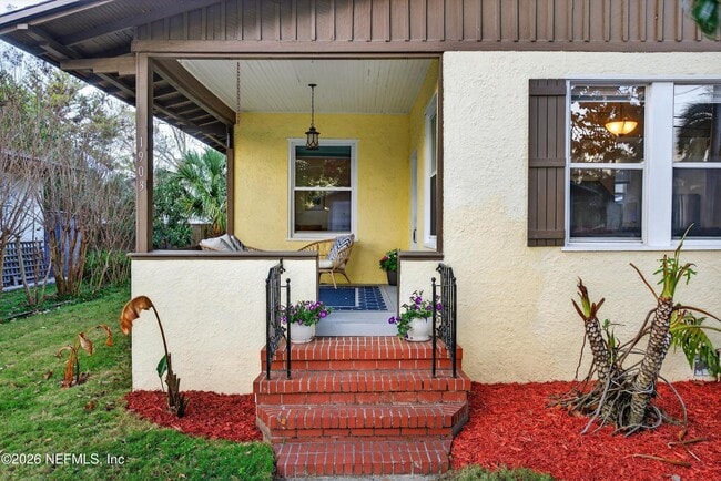 Building Photo - 1903 Dewey Pl