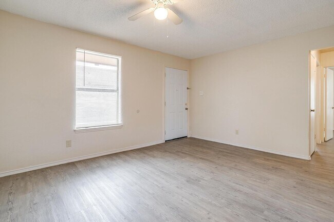 Building Photo - 2602 NW 21st St. Duplex