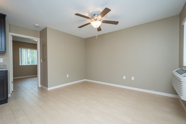 Building Photo - Woodridge Estates