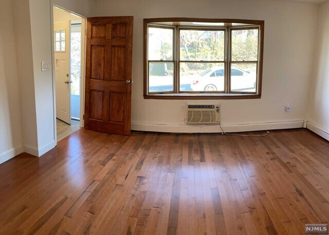 Building Photo - 308 E Palisades Blvd