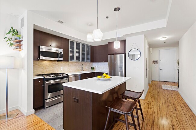 Building Photo - 232 Pavonia Ave