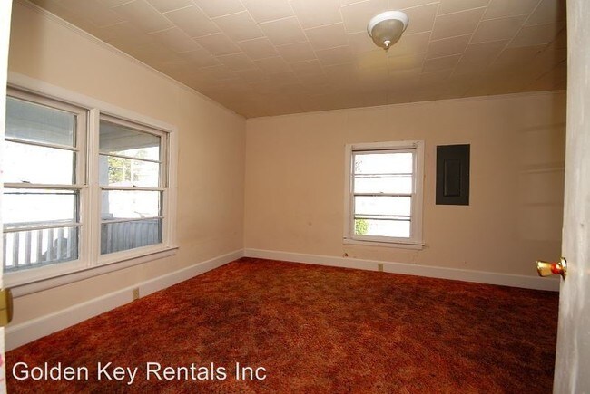 Building Photo - 3 br, 1.5 bath House - 603 S. Chestnut St.