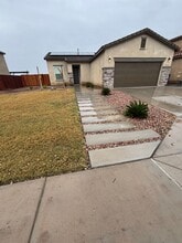 Building Photo - 2512 Vista Del Mar