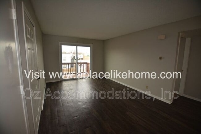 Building Photo - 8201 Spring Valley Rd