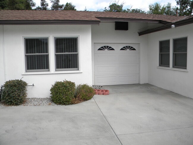 Garage - 638 Montana St