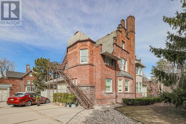 Building Photo - 74 South Dr