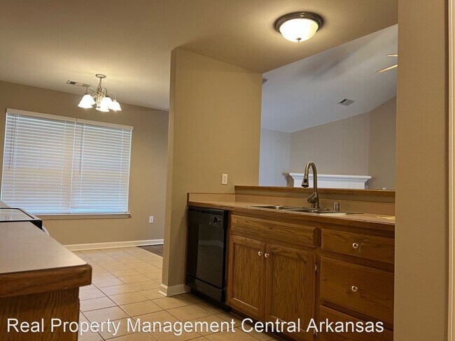 Building Photo - 3 br, 2 bath House - 321 Autumn Dr.