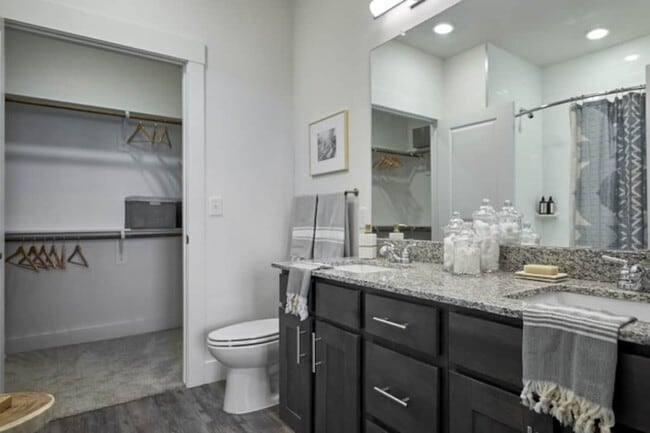 Building Photo - 1020 Texas St