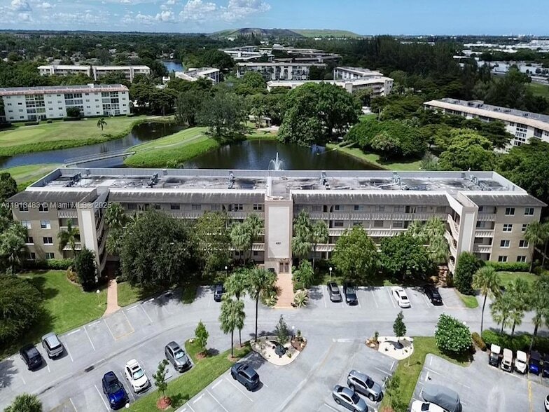 Primary Photo - 4301 Martinique Cir