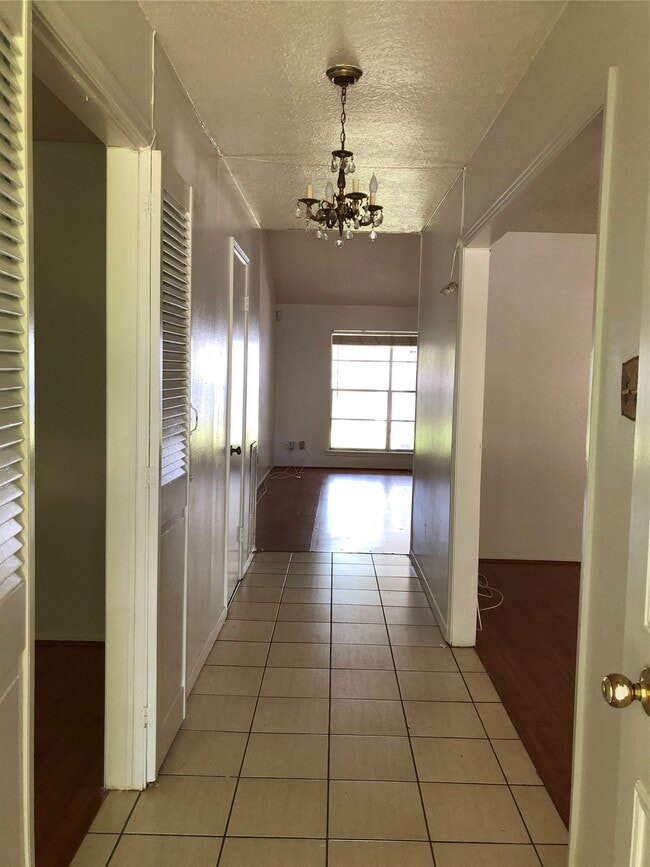 Foto del edificio - 8807 Edgemoor Dr