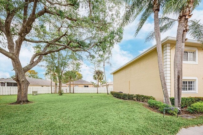 Building Photo - 1501 Palm Beach Trace Dr