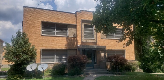 Primary Photo - Apartment in Sr. building in Mt. Airy