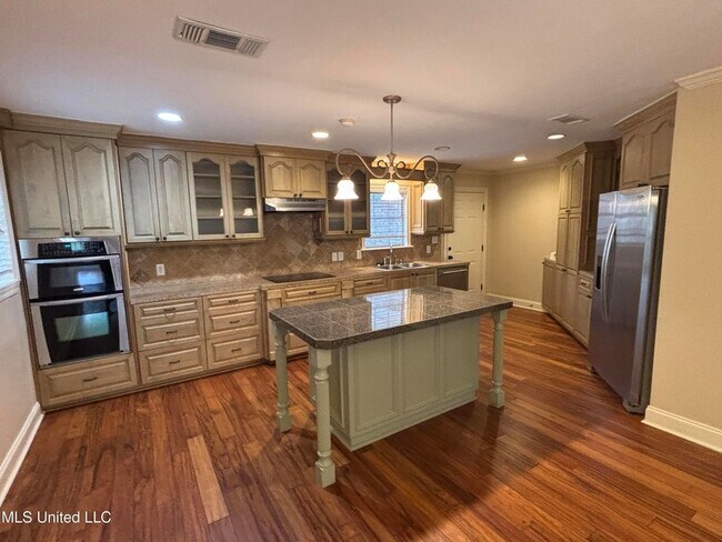 Foto del edificio - 132 Hillcrest Way