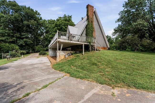 Building Photo - 168 Halfway Rd