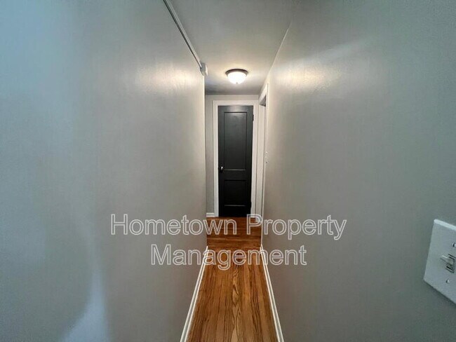 Foto del edificio - 338 W 2nd St