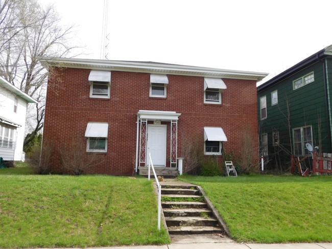Building Photo - 750 Portage Ave