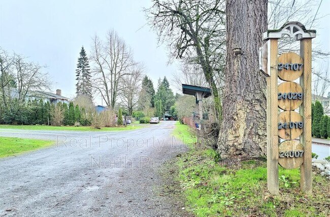 Foto del edificio - 24107 45th Ave SE