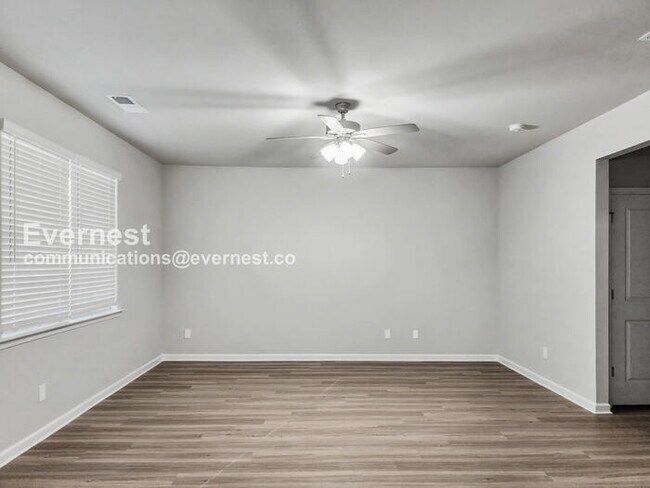 Foto del edificio - 3 Bed/2.5 Bath Home with Attached Garage / Pet-Friendly / Available Now!