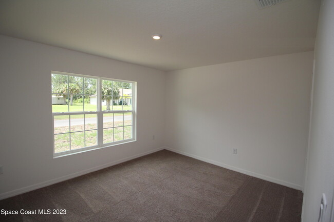Building Photo - 147 Franzing St