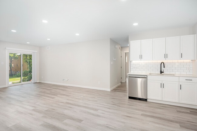 Building Photo - 354 Edison Ave