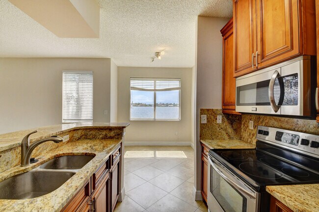 Building Photo - 1200 Scotia Dr